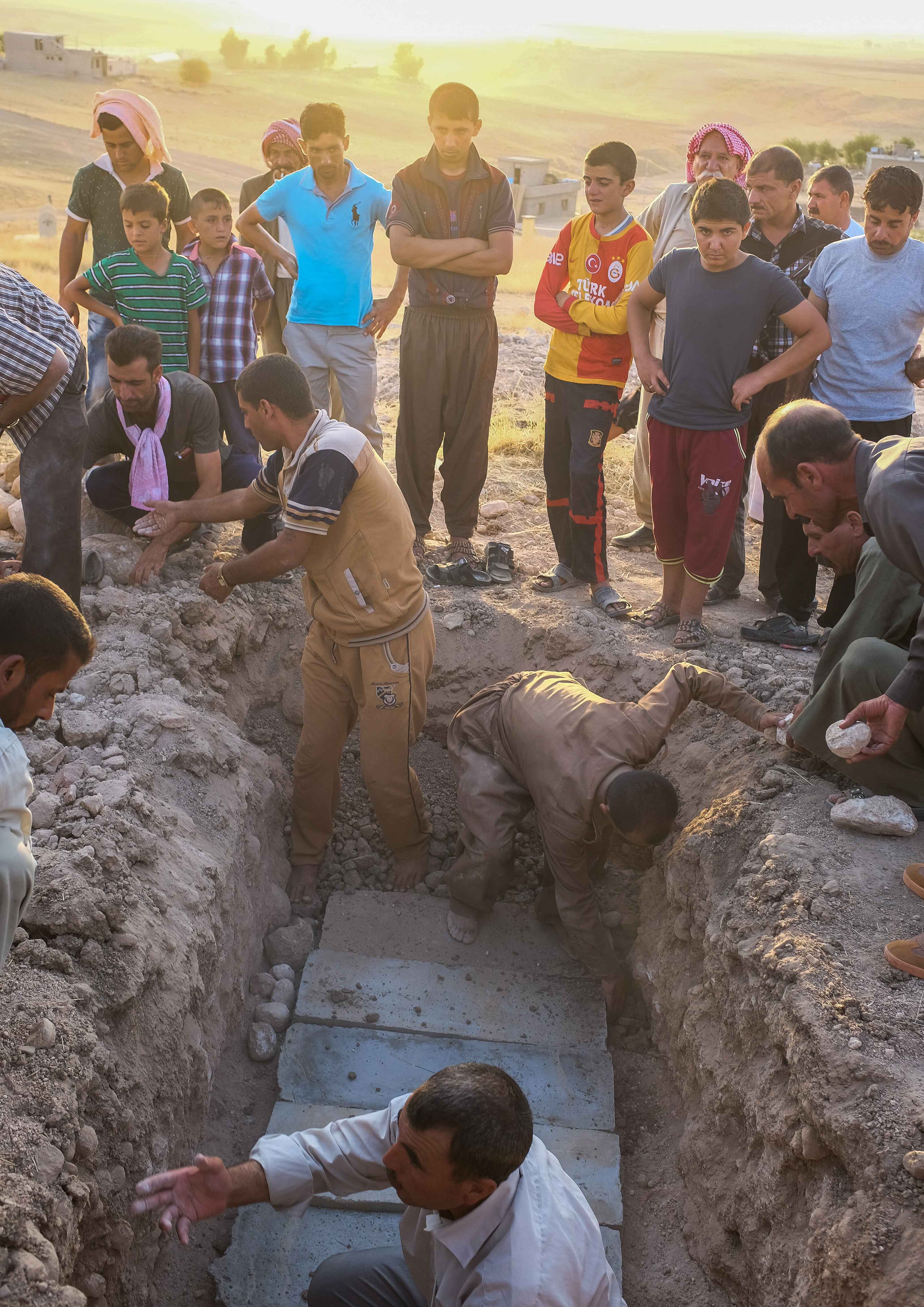 Yazidi-Funeral-3